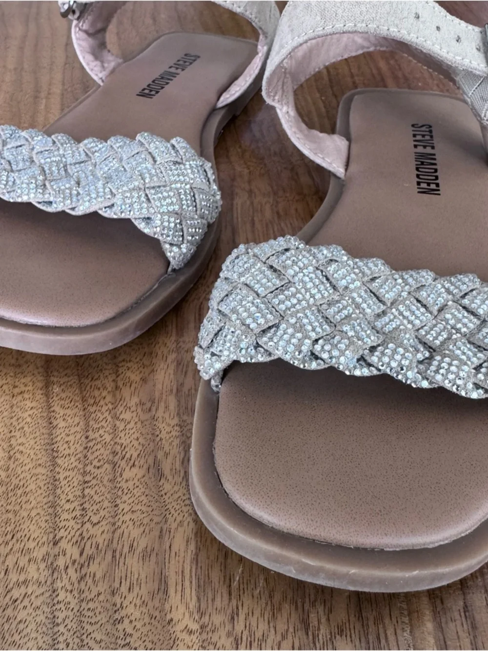 Steve Madden Braided Sparkle Strap Sandals Tan/Nude/Silver. Size Kid’s 11 - Picture 6 of 13